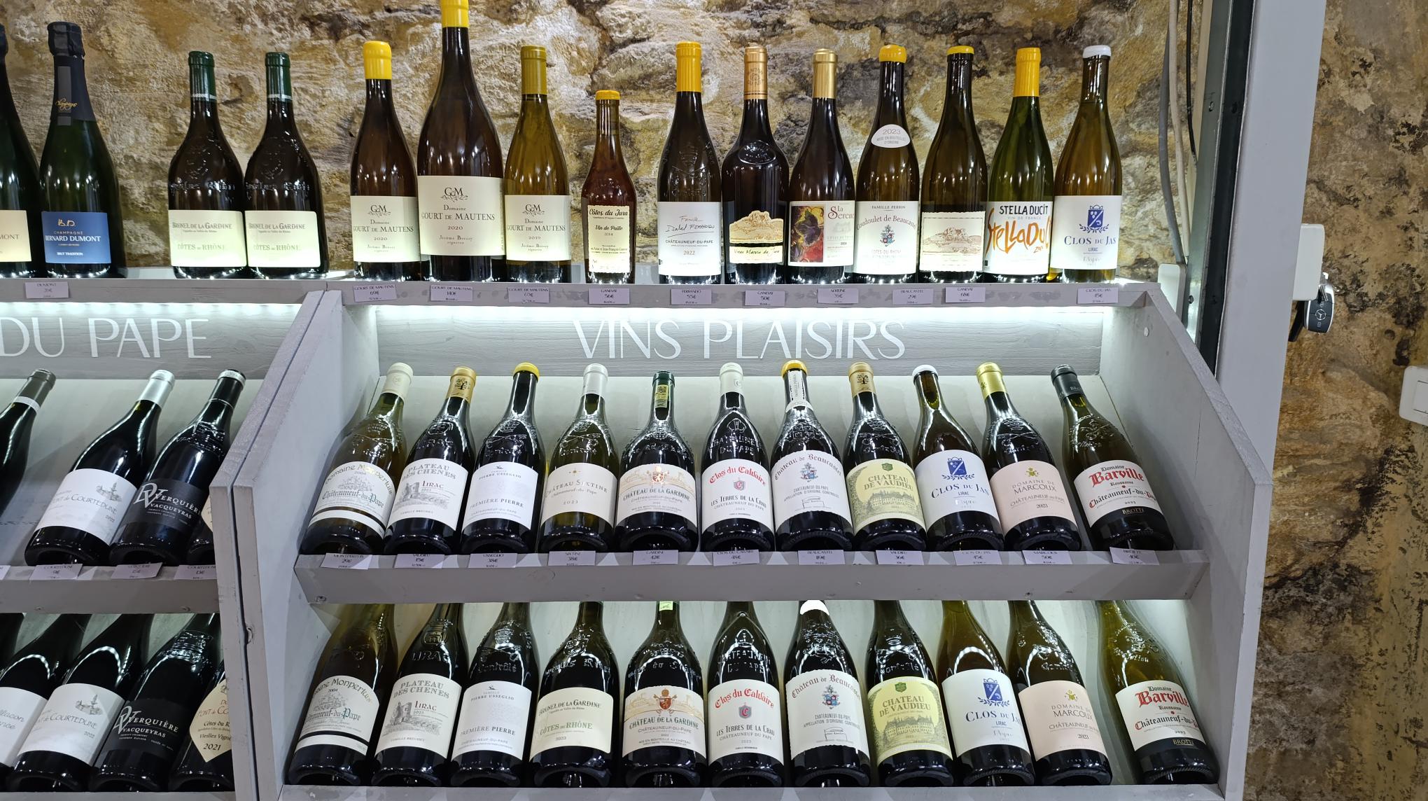 1738251059325 Verre de vin blanc de Châteauneuf-du-Pape